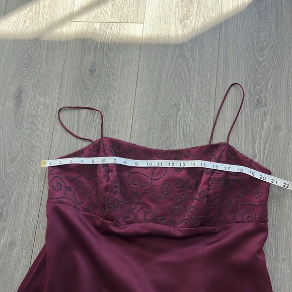 Burgundy wine, maroon gown Mother of bride/groom, size 12/14. 40” bust, prom - Picture 7 of 9